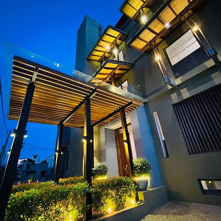 Manthila Hotel أنرادابورام المظهر الخارجي الصورة