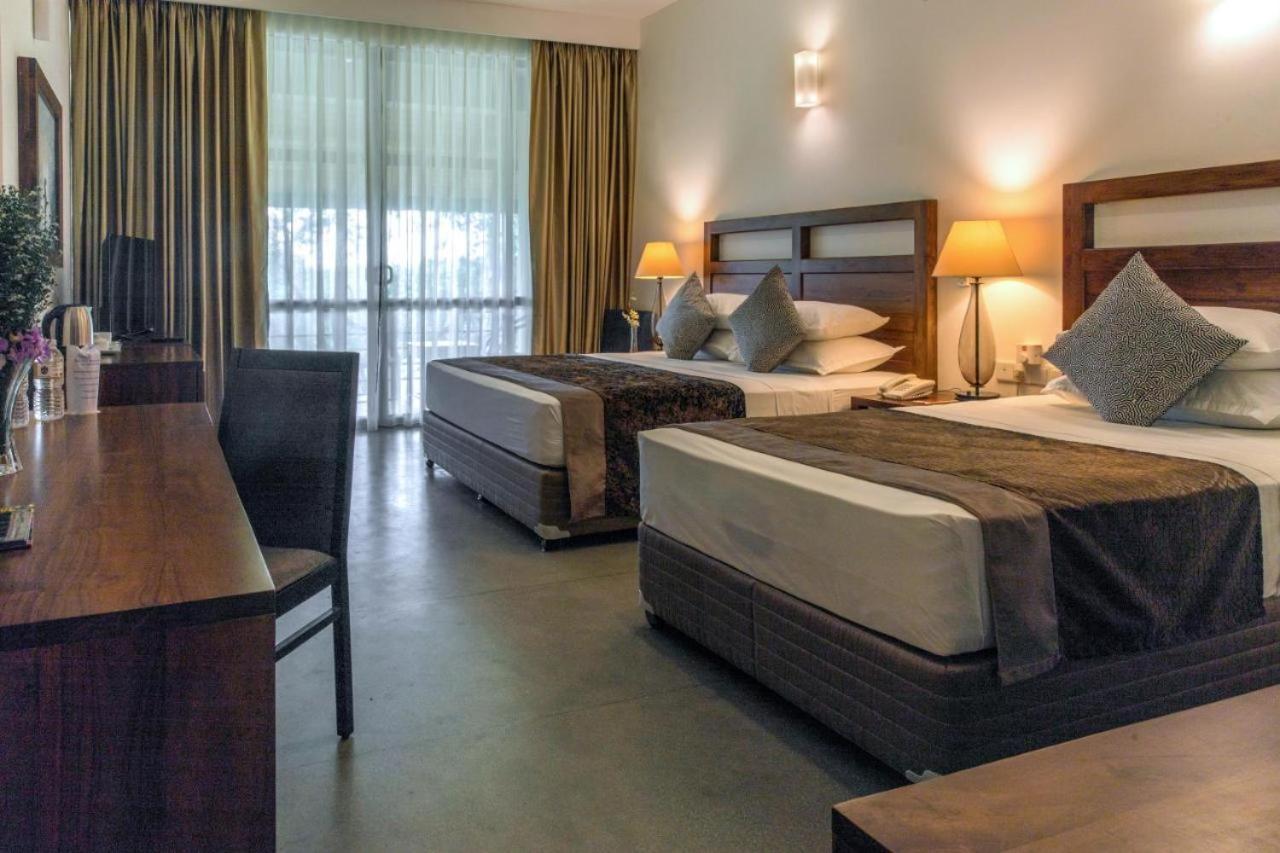 Manthila Hotel أنرادابورام المظهر الخارجي الصورة